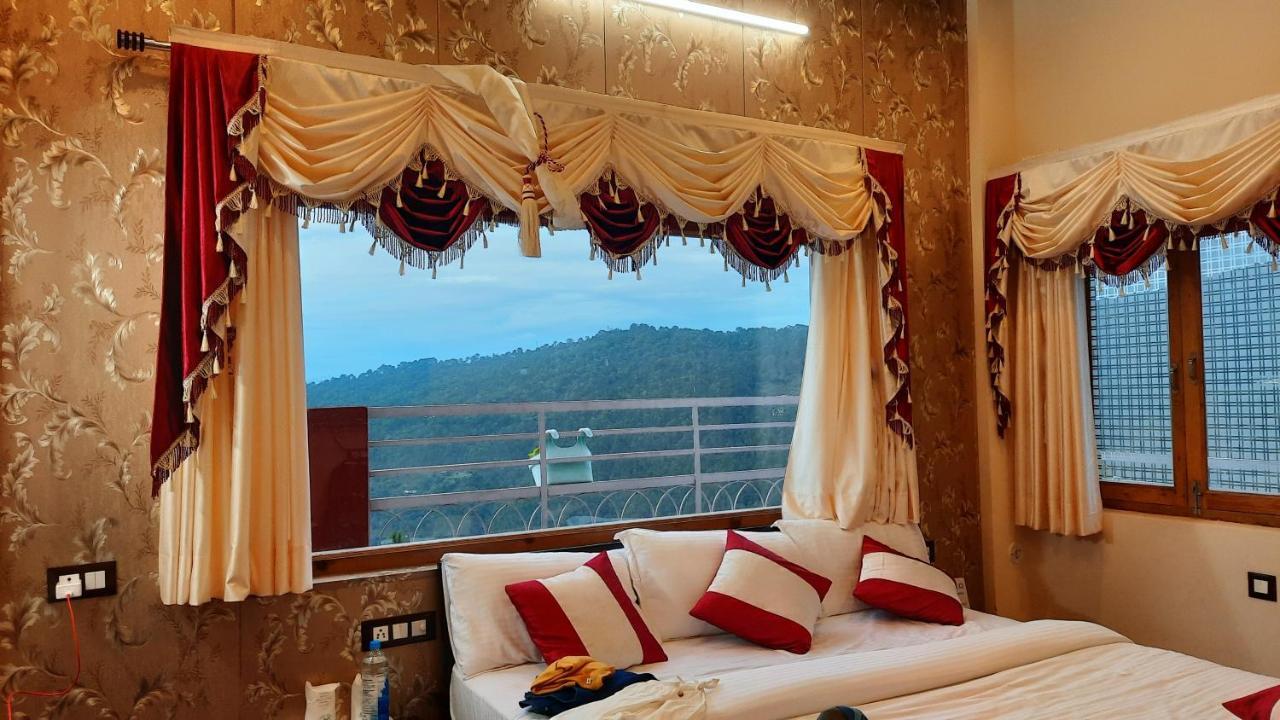Готель The Ranikhet Continental Екстер'єр фото